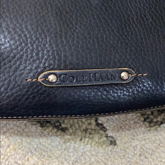 💕 Cole haan black leather medium handbag 💕 - Picture 7 of 11